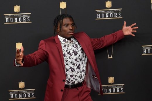 Tyreek Hill contracts