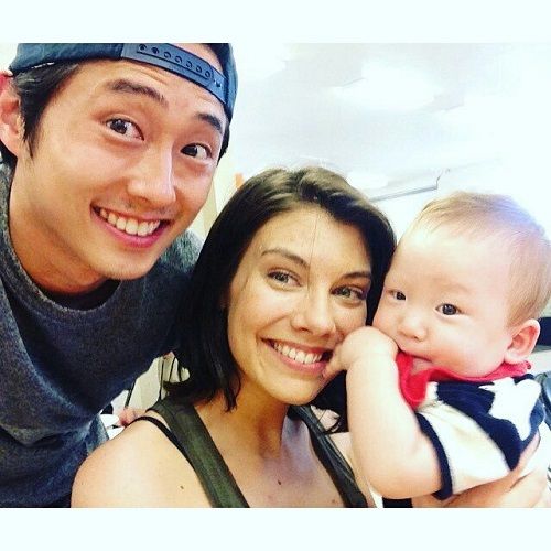 lauren-cohan's boyfriend Steven Yeun and child from the episode the walking dead season 10 episode 8