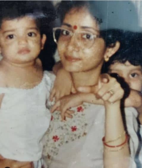 Sulagna Panigrahi with her mother and Sister Smrutika.