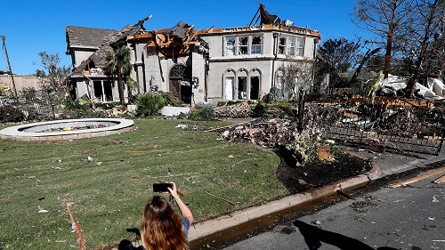 Tyler Seguin damaged house  by Tornado   