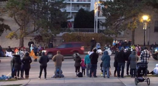 Waukesha Wisconsin Christmas parade 2021