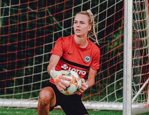Meet Goal Keeper Merle Frohms's Partner- Everything About Her Love Life, Dating, Siblings, Parents & Net Worth