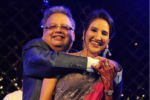 Rakesh Jhunjhunwala wife