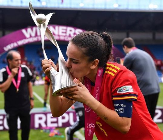 Ariadna Mingueza salary