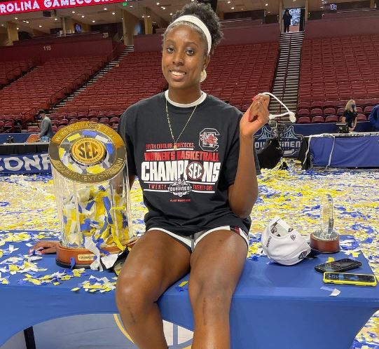 Laeticia Amihere salary 