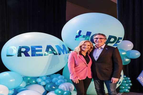 Governor of North Dakota Doug Burgum wife? When did they get hitched?