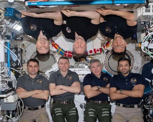 Al Neyadi  compared the ISS crew to a family 