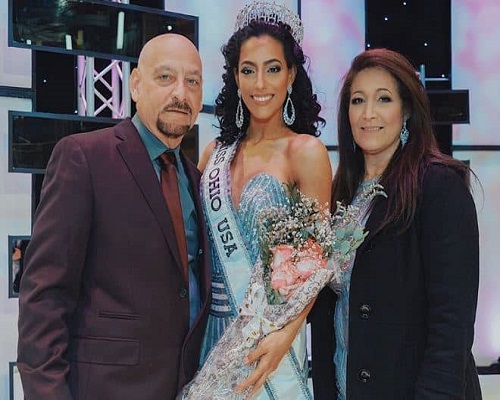 Sthephanie Miranda with her parents