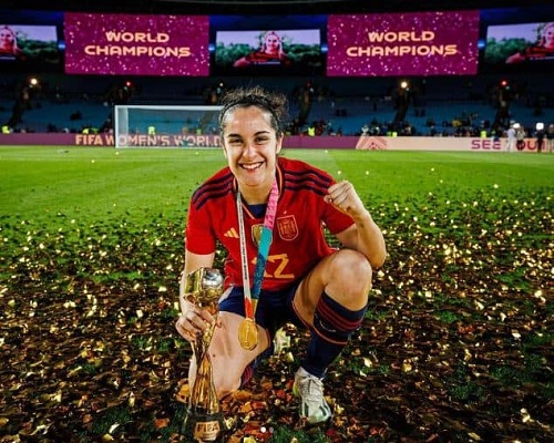Oihane Hernández with her awards