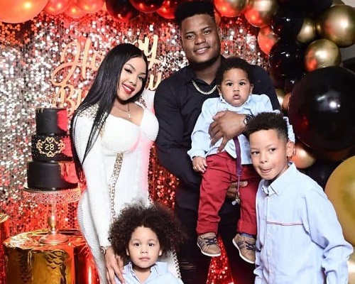 Framber Valdez with his family