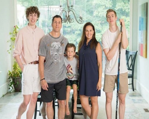  Rod Brind'amour with his wife Amy and children