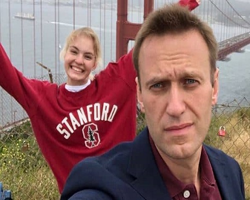Dasha Navalnaya with her father