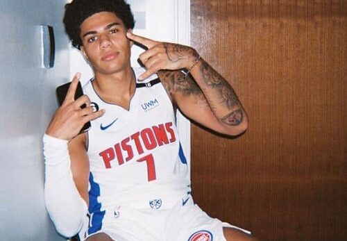 Killian Deron Antron Hayes is a French-American professional basketball player