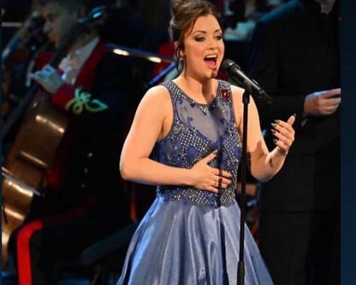 Shona McGarty looks amazing during a singing performance