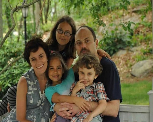 Vladimir Kara-Murza with his partner and kids