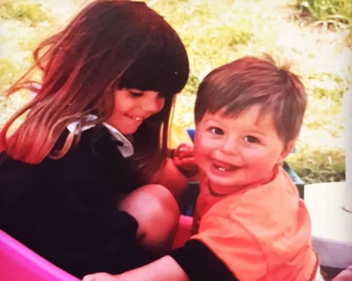 Annaëlle Deshayes with her brother