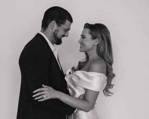 Jamie Benn with his sweetheart
