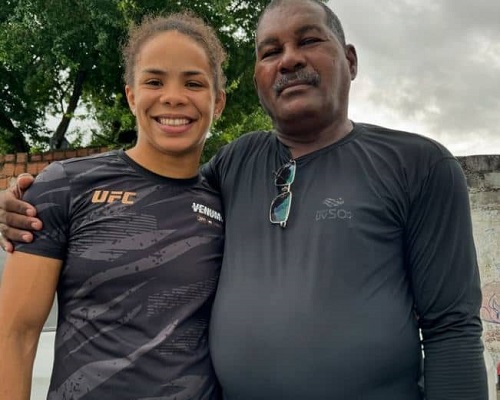 Dione Barbosa with her father