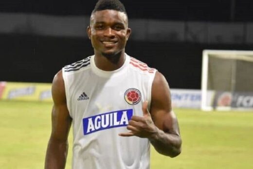 Jhon Andrés Córdoba Copete es un futbolista profesional colombiano.