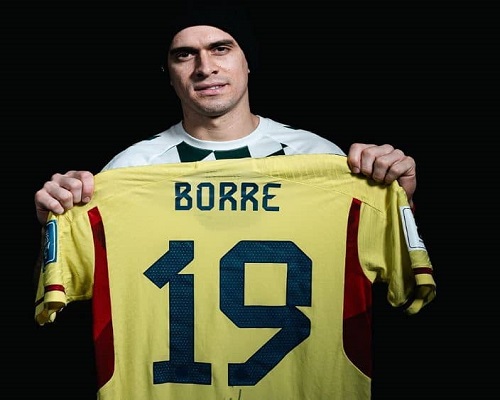 Futbolista profesional colombiano Rafael Santos Borré