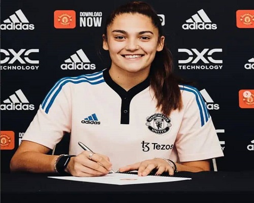 Safia Middleton is signing her contract