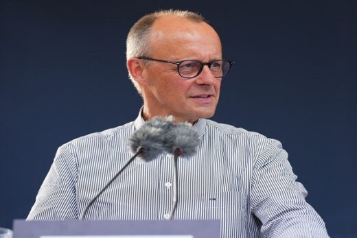 Joachim-Friedrich Martin Josef Merz ist ein deutscher Politiker