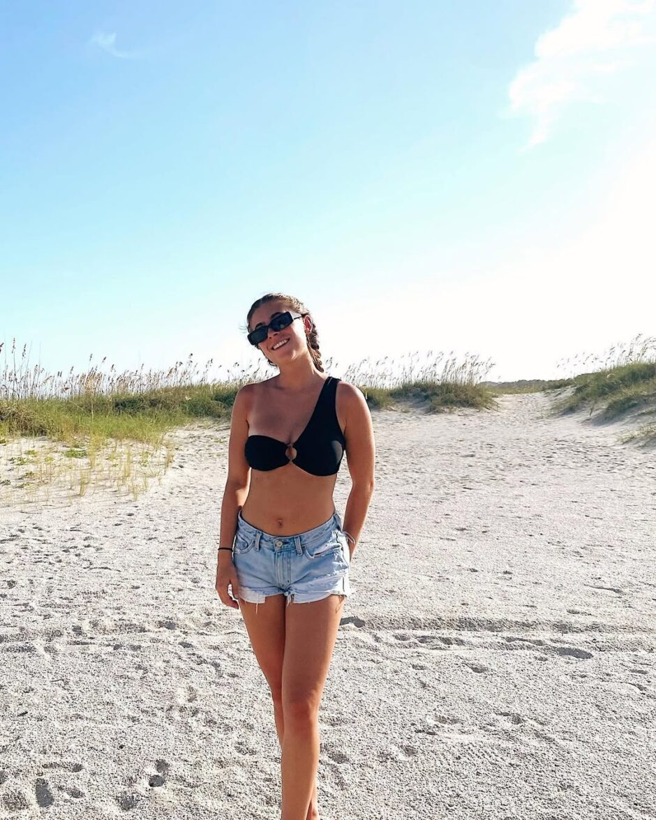 Kaitlan Collins boyfriend, husband, married, mother, Bikini photos